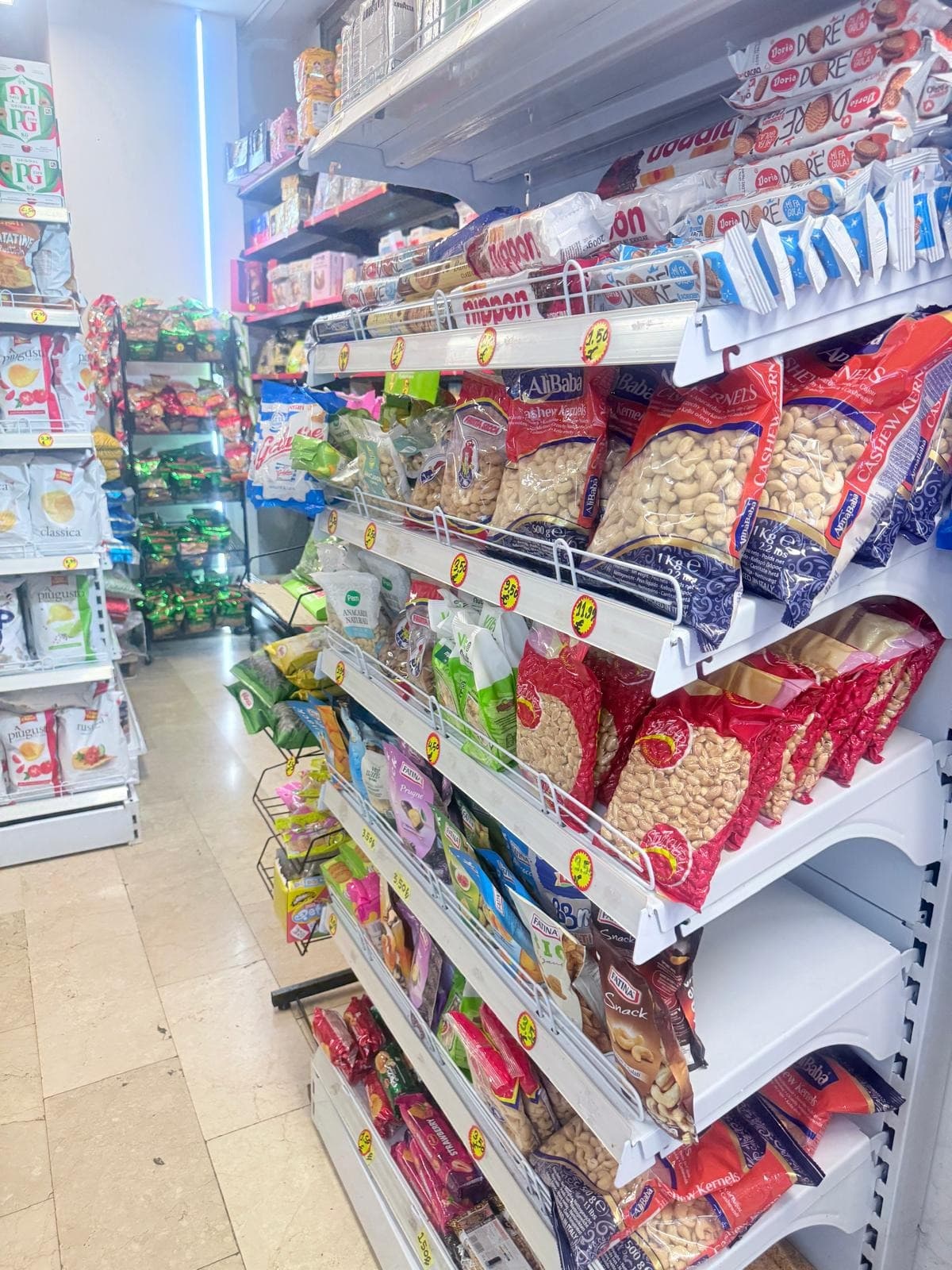 Venice Mini Market CRUNCHY SNACKS & BISCUITS